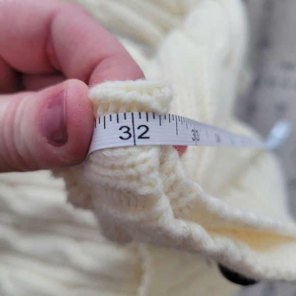 Snowflakes Vintage Japanese Sweater - Picture 7 of 8